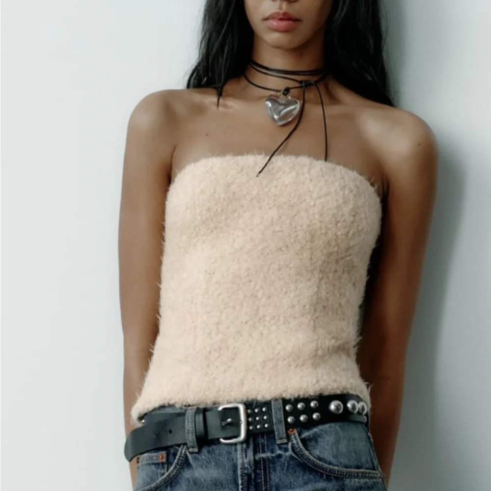 Zara NWT structured fuzzy / furry strapless tube top - Picture 3 of 8